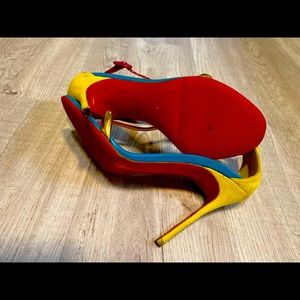 Christian Louboutin 6”..Very Good Condition